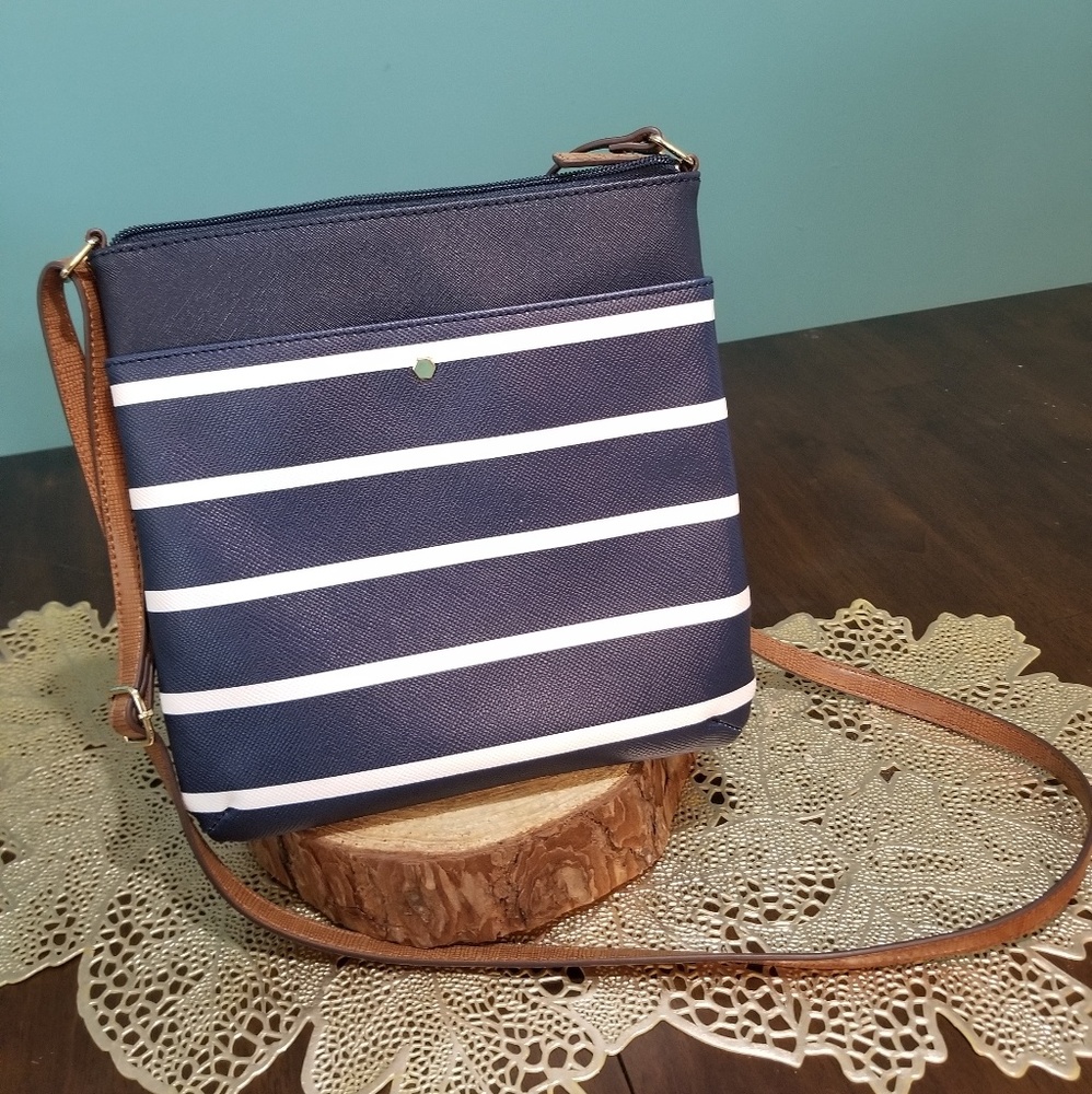 🛍Kelly & Katie crossbody purse🛍